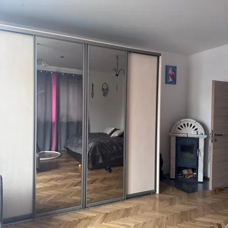 3 With Castle View Apartment *